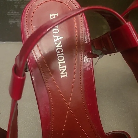 Red Heels - Picture 3 of 4